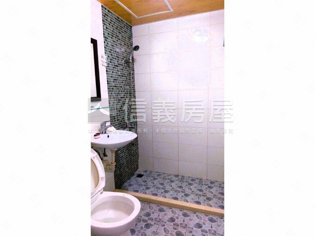 東區育樂街精選套房房屋室內格局與周邊環境