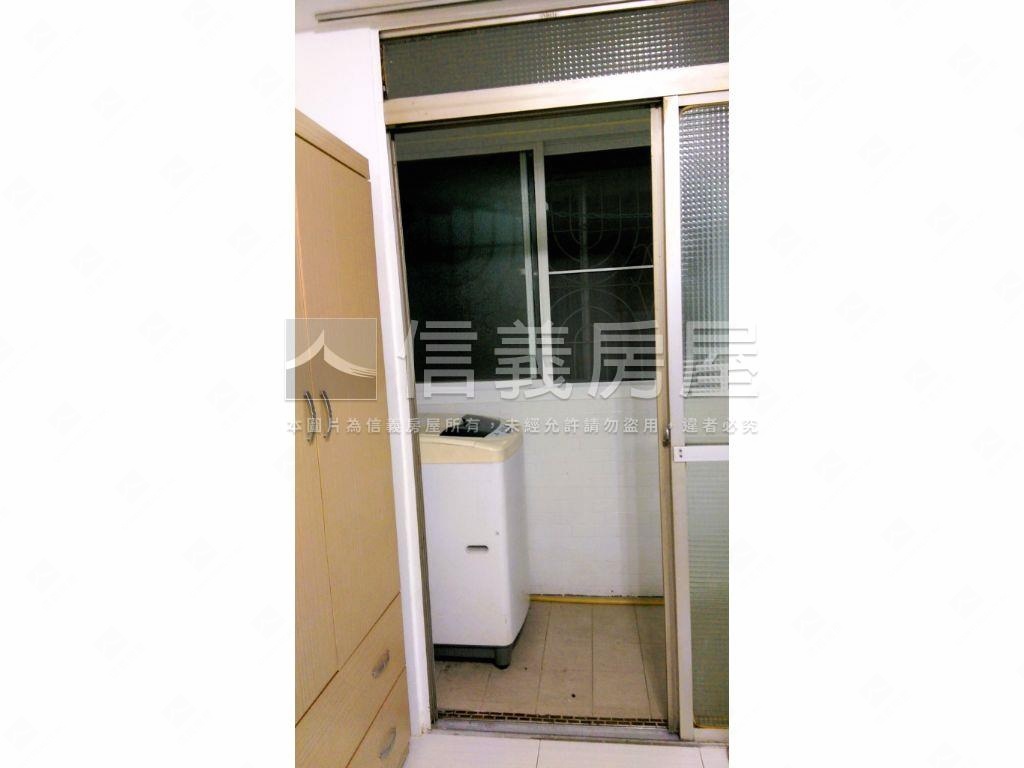 東區育樂街精選套房房屋室內格局與周邊環境