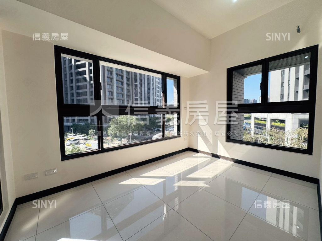 邊間樹海三房車位成屋可看房屋室內格局與周邊環境