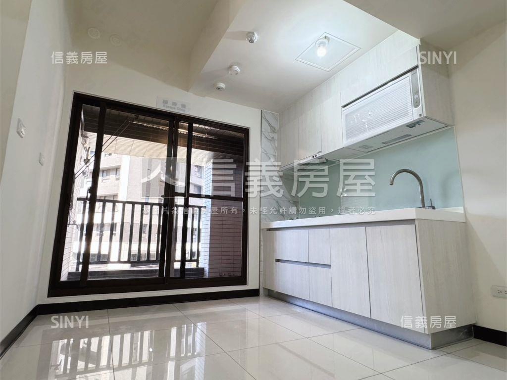 邊間樹海三房車位成屋可看房屋室內格局與周邊環境