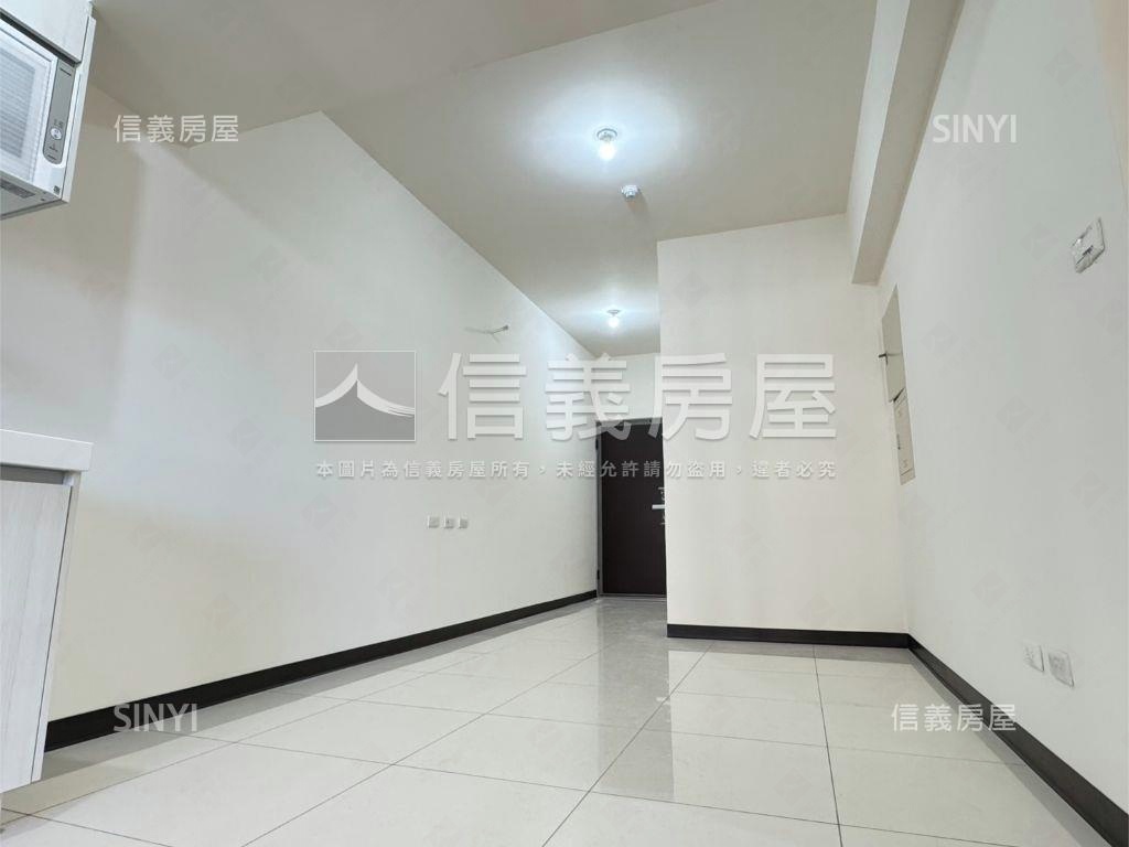 邊間樹海三房車位成屋可看房屋室內格局與周邊環境