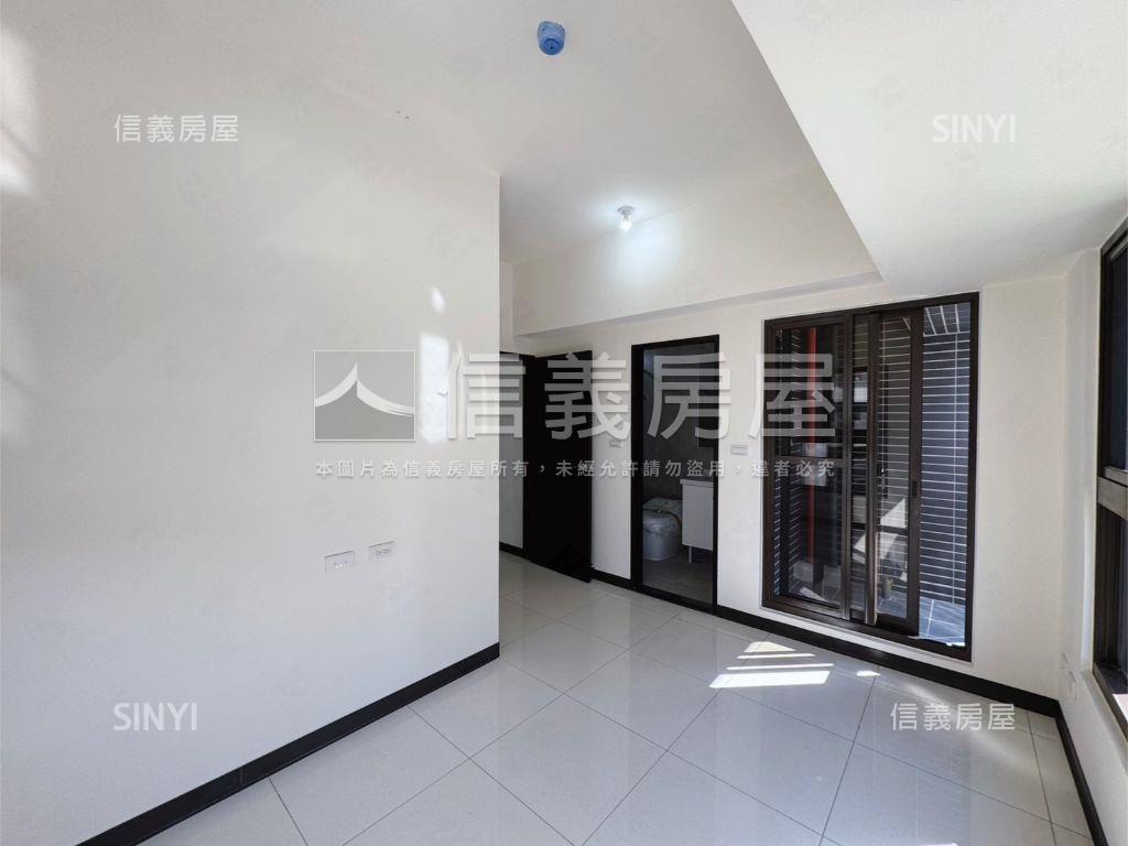 邊間樹海三房車位成屋可看房屋室內格局與周邊環境