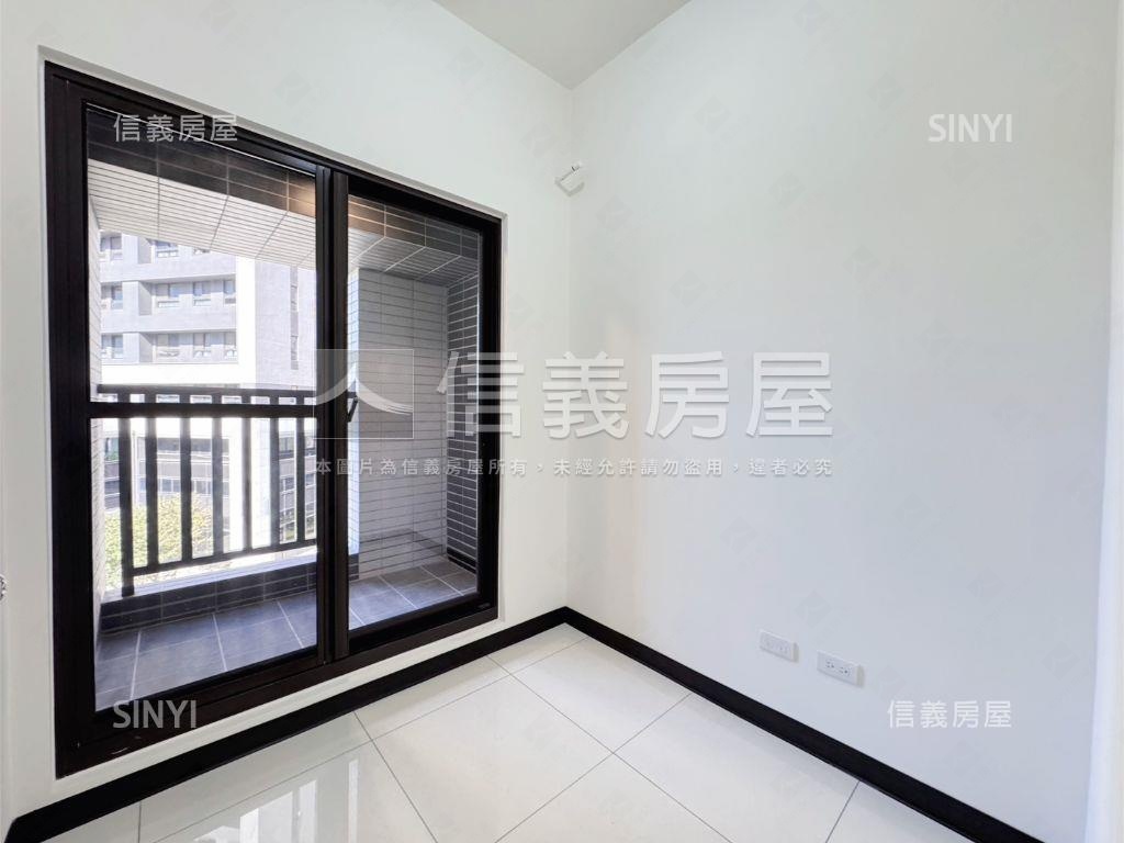 邊間樹海三房車位成屋可看房屋室內格局與周邊環境