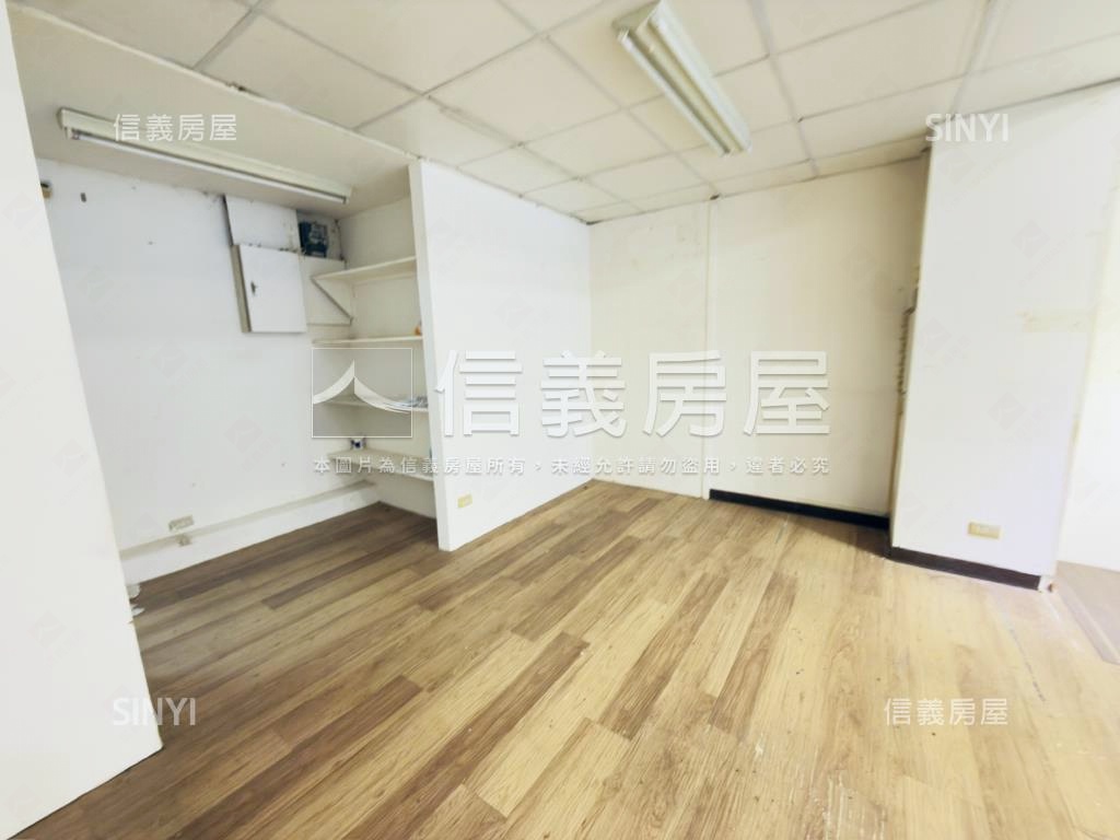 正馬路面寬黃金店面房屋室內格局與周邊環境