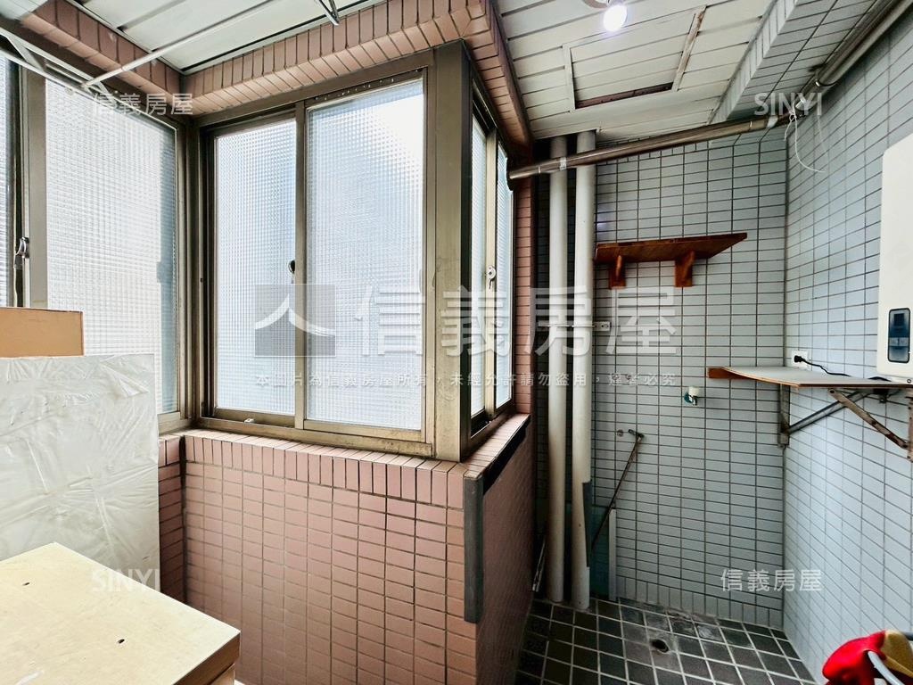 潤泰山河．稀有三房房屋室內格局與周邊環境