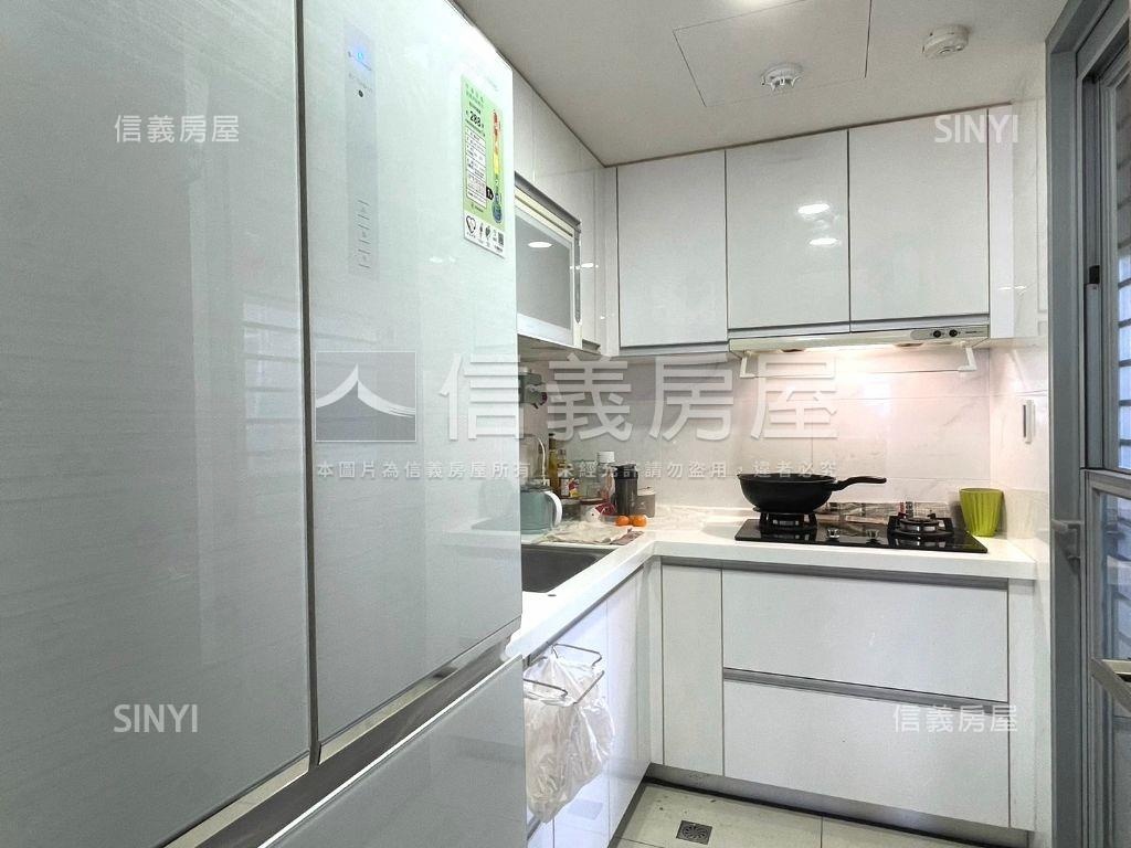 行情捷運宅｜世紀雙星｜夯房屋室內格局與周邊環境