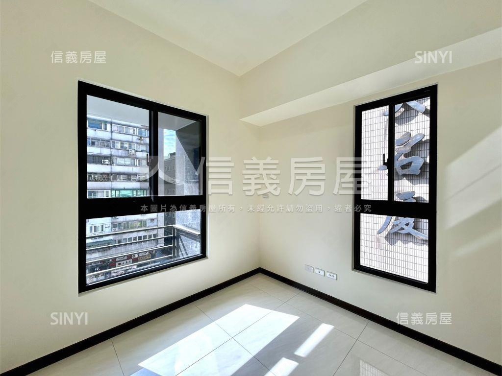 全新落成賦寓三房房屋室內格局與周邊環境