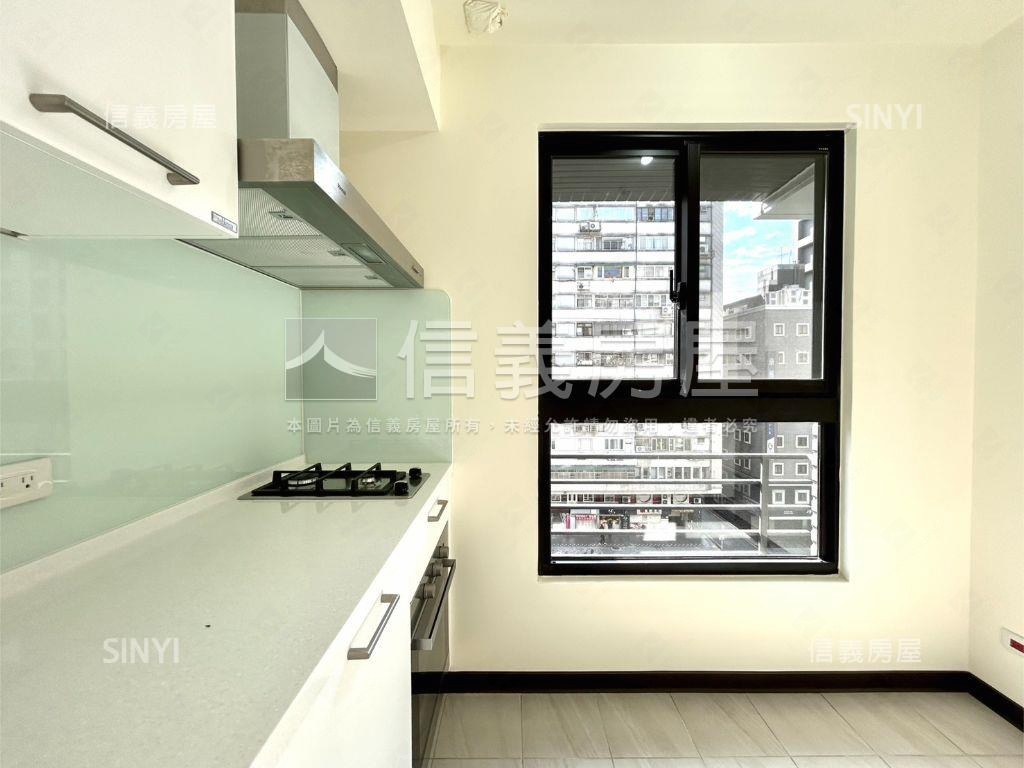 全新落成賦寓三房房屋室內格局與周邊環境