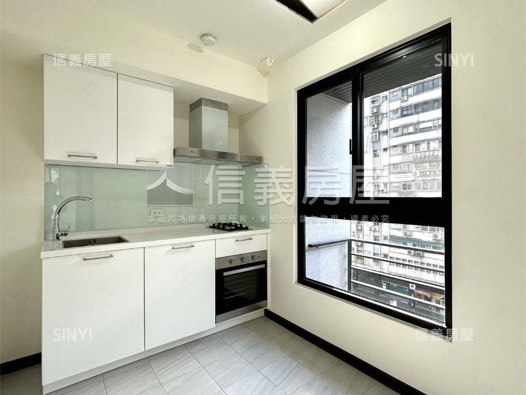 全新落成賦寓三房房屋室內格局與周邊環境