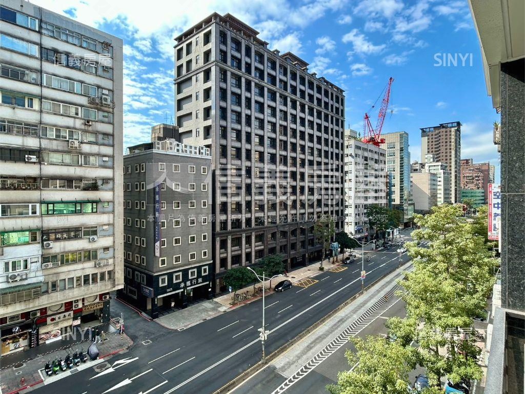 全新落成賦寓三房房屋室內格局與周邊環境