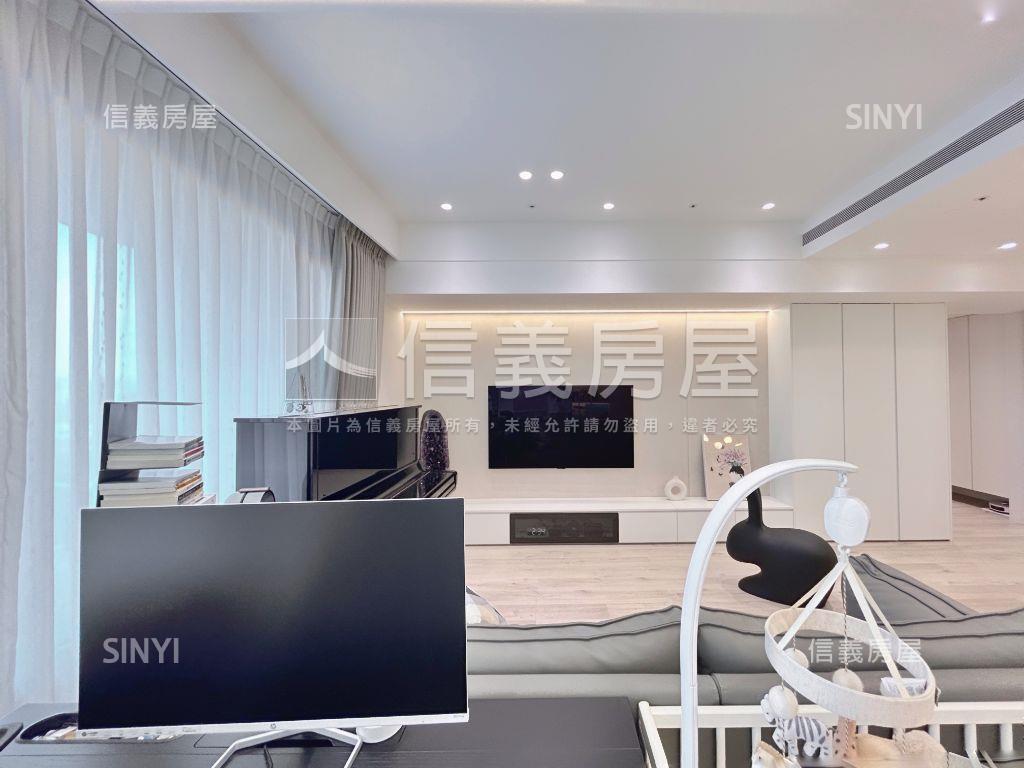 長虹美裝潢面公園坡平車位房屋室內格局與周邊環境