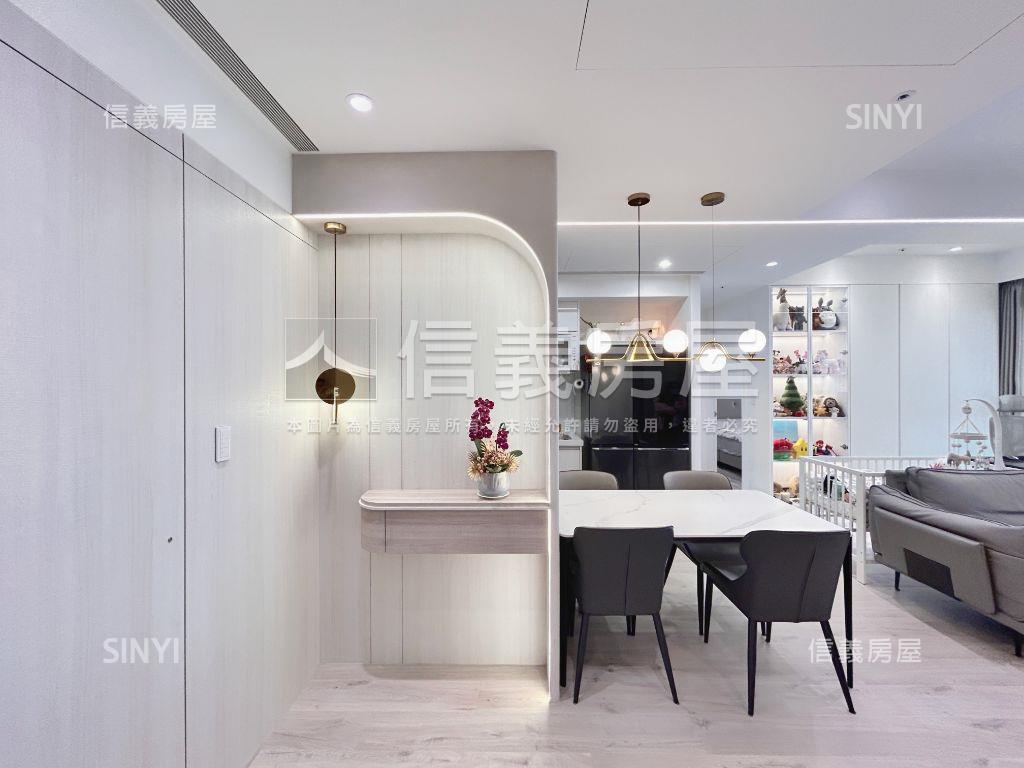 長虹美裝潢面公園坡平車位房屋室內格局與周邊環境