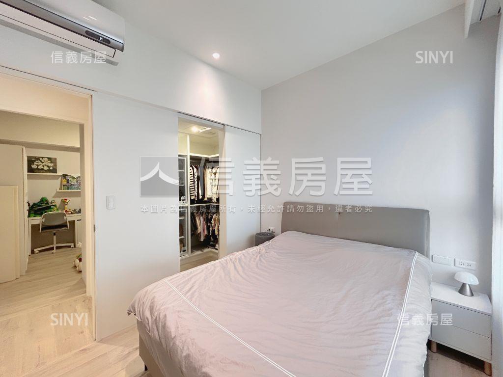 長虹美裝潢面公園坡平車位房屋室內格局與周邊環境