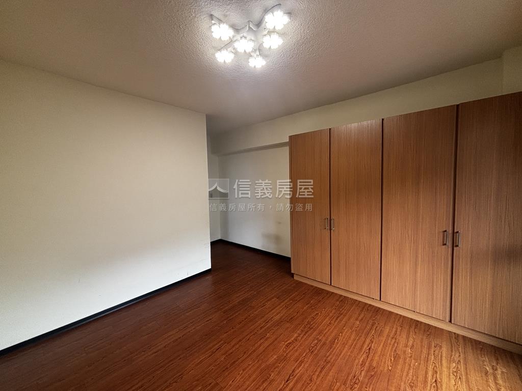 古道美廈山景４房房屋室內格局與周邊環境