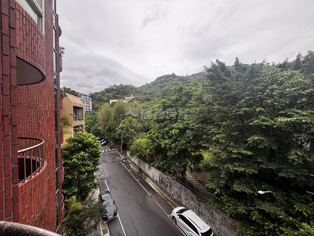 古道美廈山景４房房屋室內格局與周邊環境