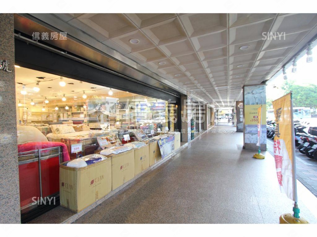 中山方正大面寬金店面房屋室內格局與周邊環境