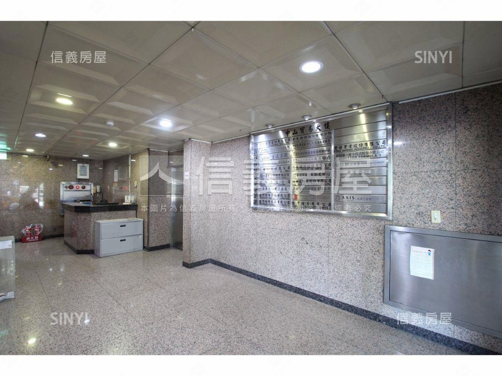 中山方正大面寬金店面房屋室內格局與周邊環境