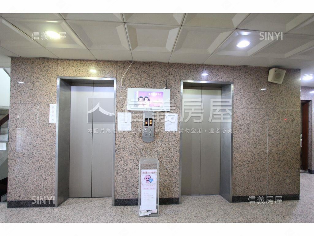 中山方正大面寬金店面房屋室內格局與周邊環境