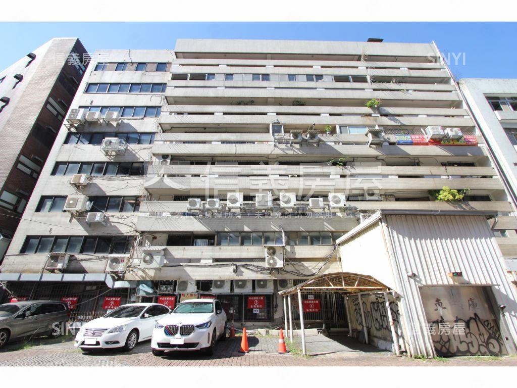 中山方正大面寬金店面房屋室內格局與周邊環境