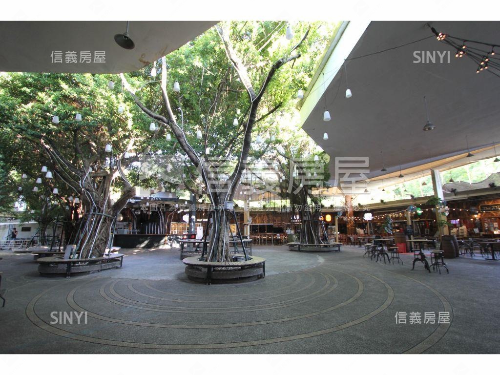 中山方正大面寬金店面房屋室內格局與周邊環境