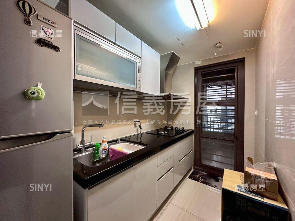 新月灣２＋１美屋尬平車位房屋室內格局與周邊環境