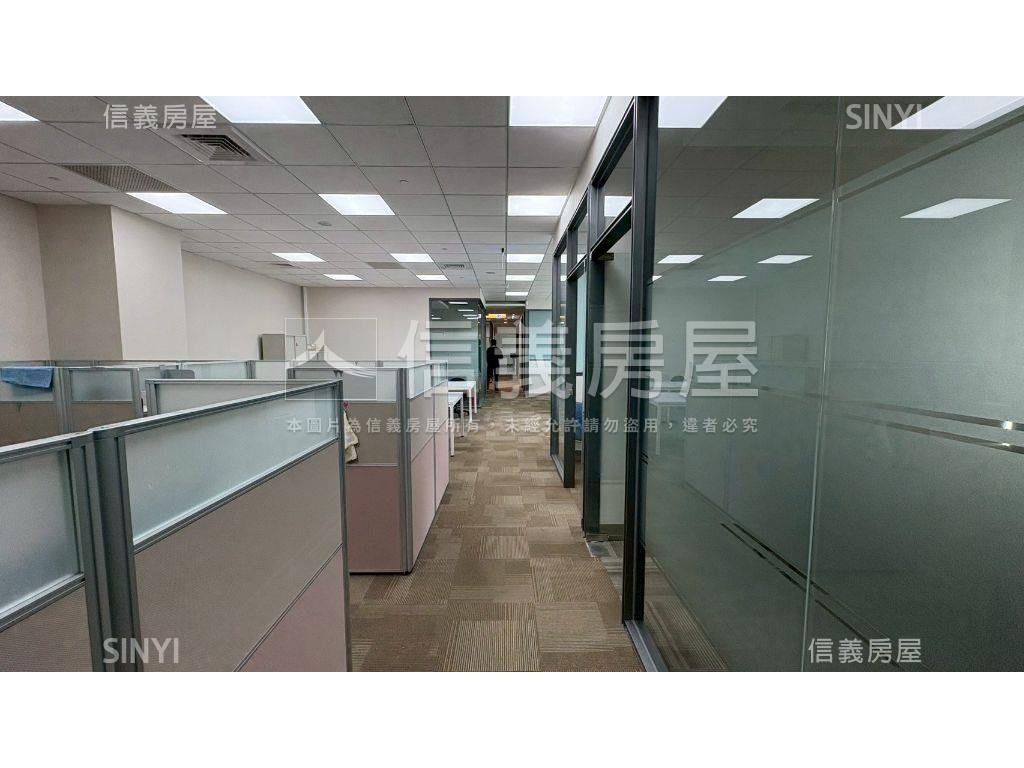 南軟高樓層辦公附車位房屋室內格局與周邊環境