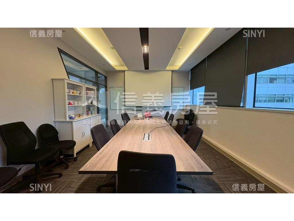 南軟高樓層辦公附車位房屋室內格局與周邊環境