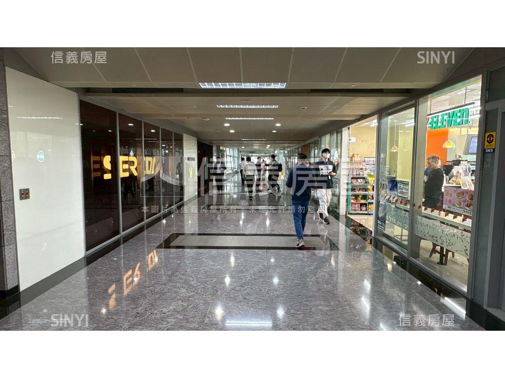 南軟高樓層辦公附車位房屋室內格局與周邊環境