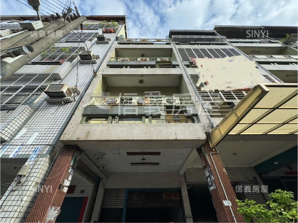 近鳳山車站大地坪正路透天房屋室內格局與周邊環境