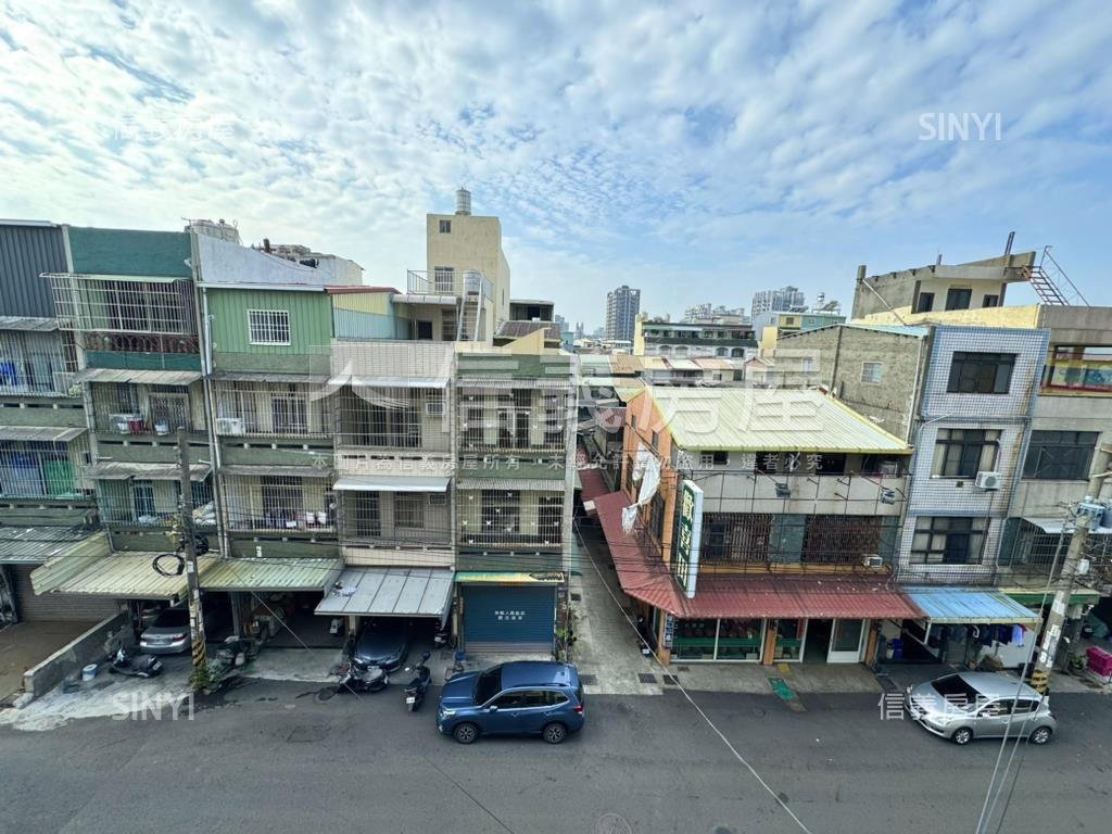 近鳳山車站大地坪正路透天房屋室內格局與周邊環境