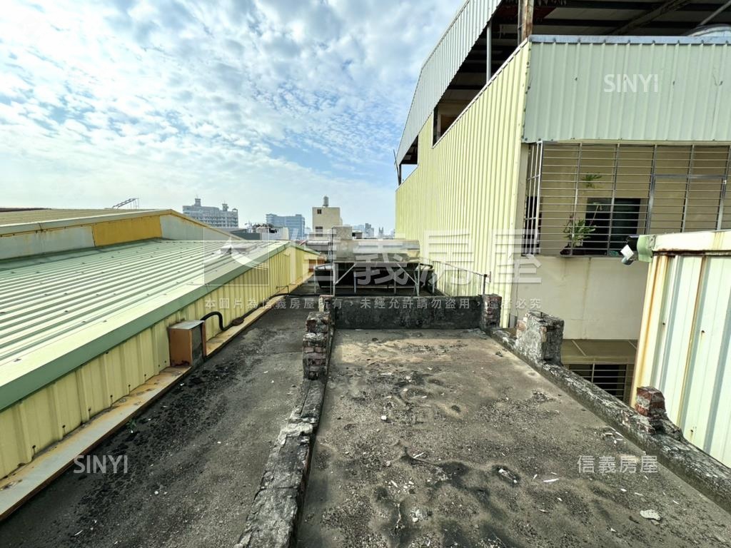 近鳳山車站大地坪正路透天房屋室內格局與周邊環境