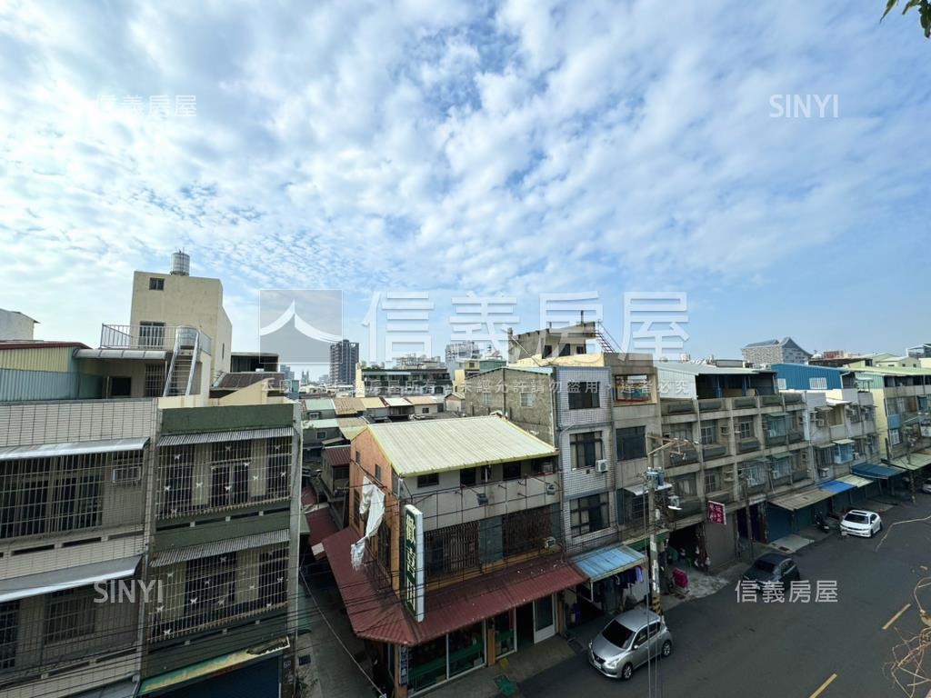 近鳳山車站大地坪正路透天房屋室內格局與周邊環境