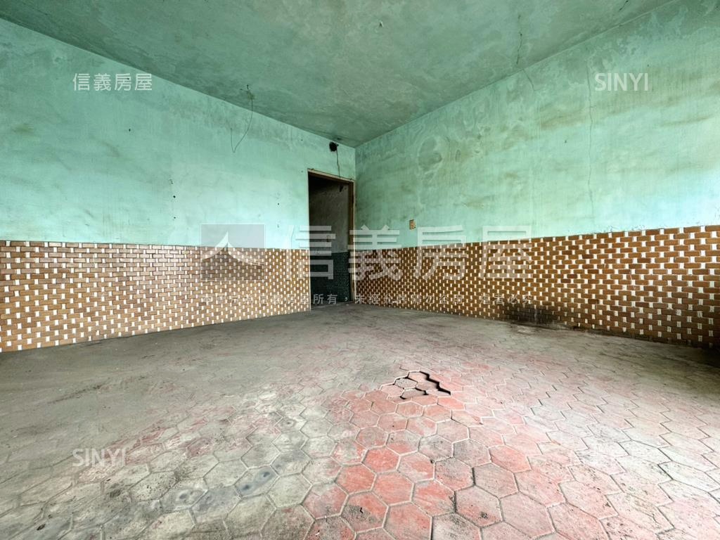 近鳳山車站大地坪正路透天房屋室內格局與周邊環境