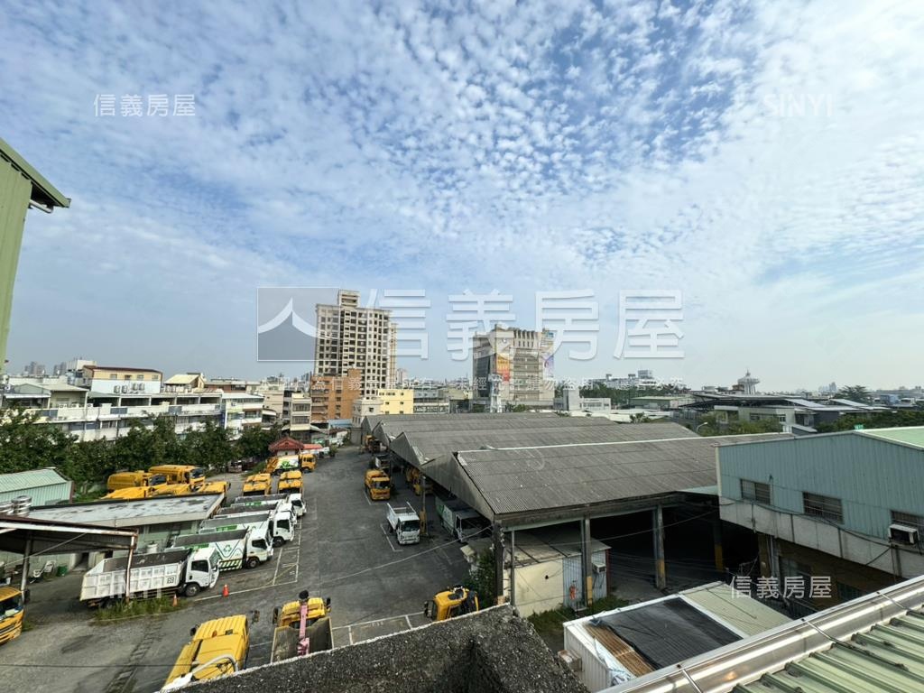近鳳山車站大地坪正路透天房屋室內格局與周邊環境