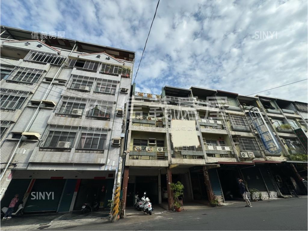 近鳳山車站大地坪正路透天房屋室內格局與周邊環境
