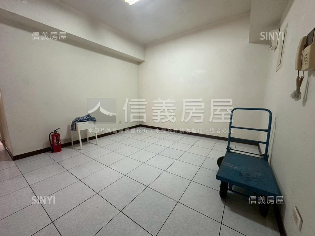 竹城高樓層福氣三房車位房屋室內格局與周邊環境