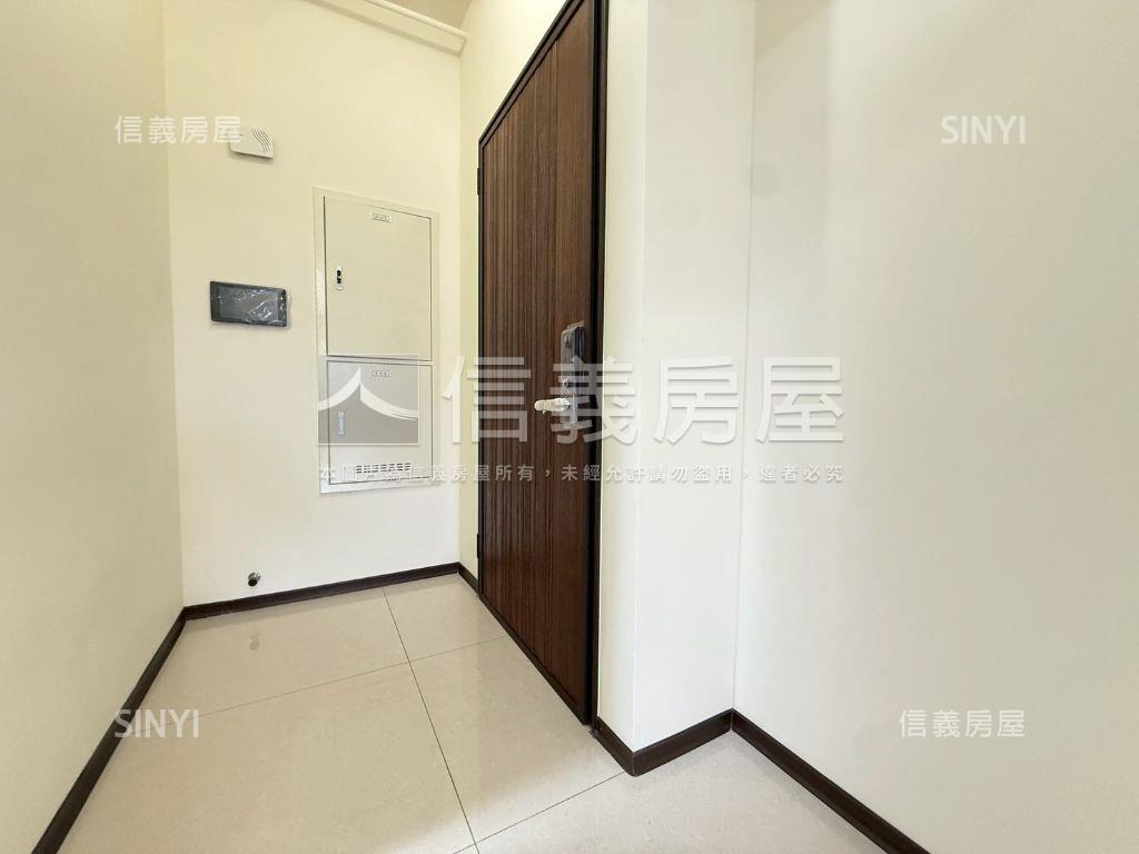 新碩文曲６樓３房房屋室內格局與周邊環境