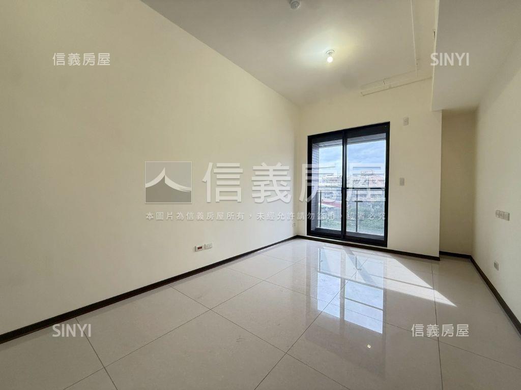 新碩文曲６樓３房房屋室內格局與周邊環境