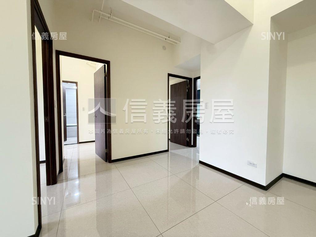 新碩文曲６樓３房房屋室內格局與周邊環境