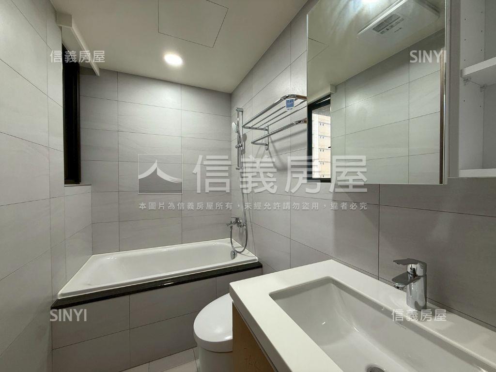 新碩文曲６樓３房房屋室內格局與周邊環境