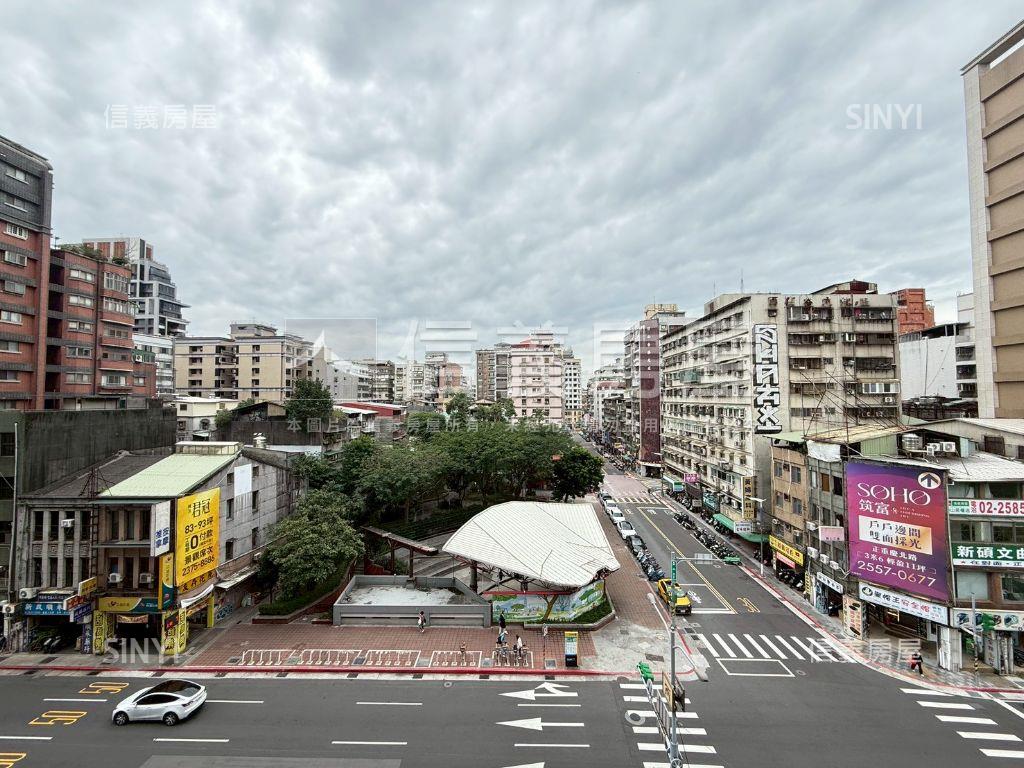 新碩文曲６樓３房房屋室內格局與周邊環境