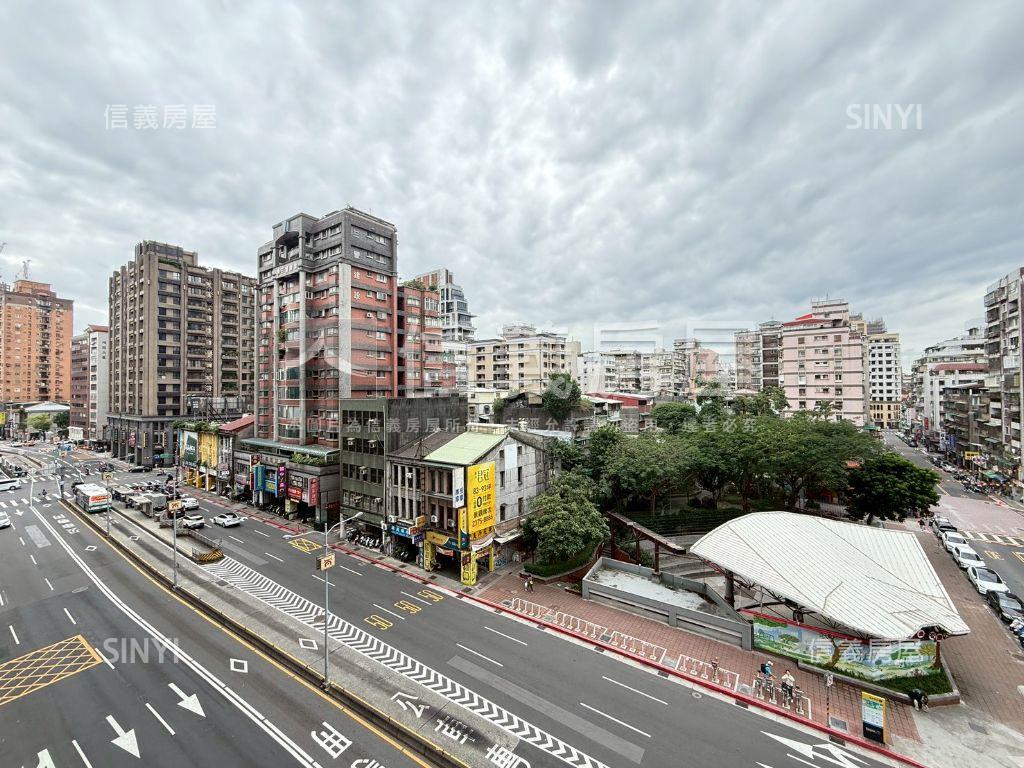 新碩文曲６樓３房房屋室內格局與周邊環境