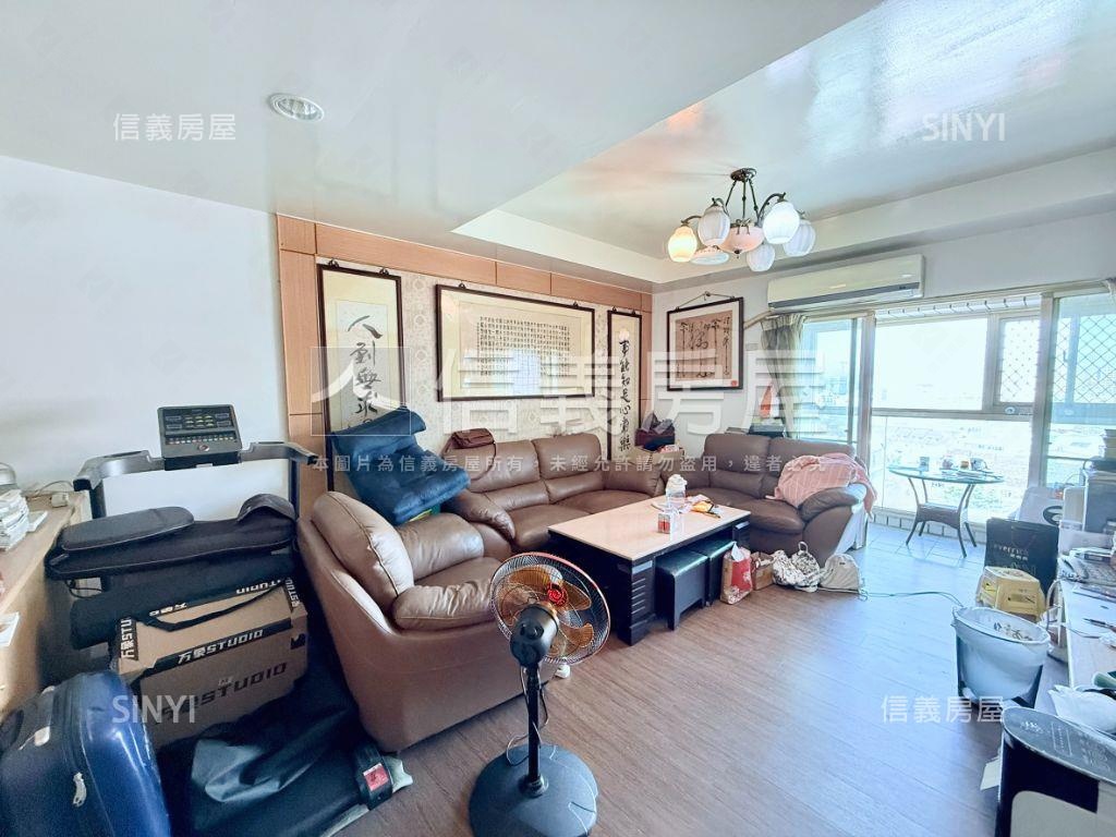 店長推薦十四期四房雙車位房屋室內格局與周邊環境