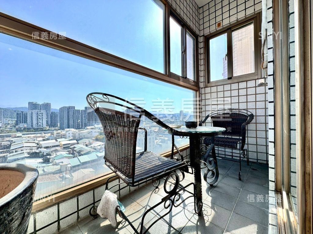 店長推薦十四期四房雙車位房屋室內格局與周邊環境