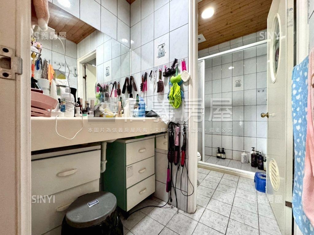 店長推薦十四期四房雙車位房屋室內格局與周邊環境