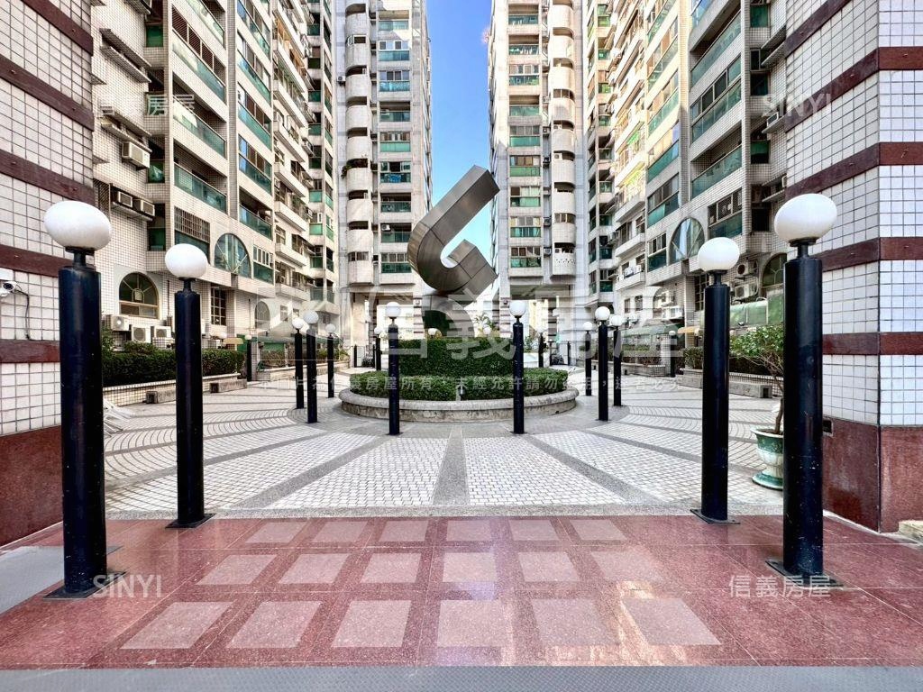 店長推薦十四期四房雙車位房屋室內格局與周邊環境