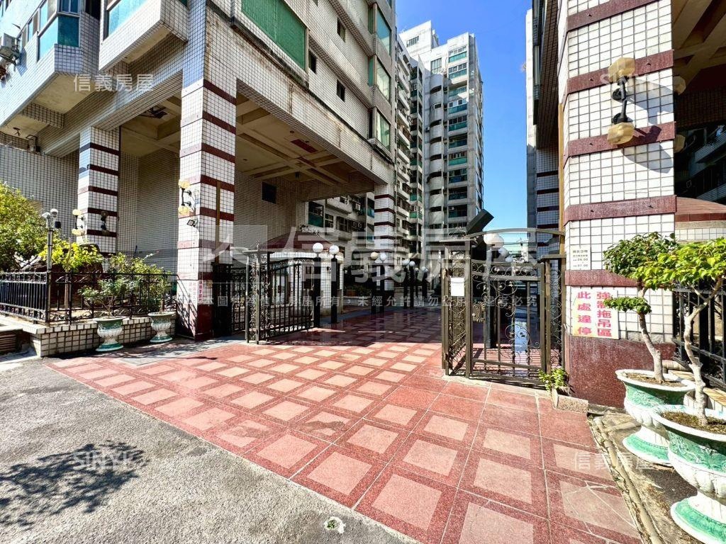 店長推薦十四期四房雙車位房屋室內格局與周邊環境