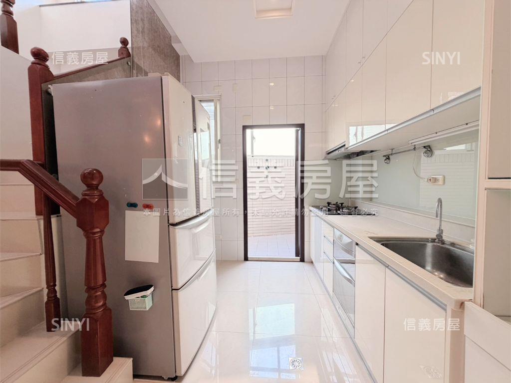 誠總建設｜近弘文雙車別墅房屋室內格局與周邊環境