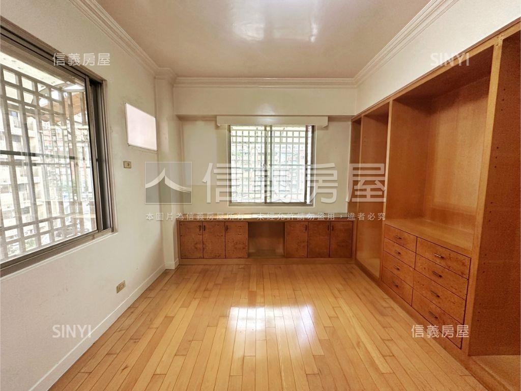 六合家園雙門牌樓中樓房屋室內格局與周邊環境