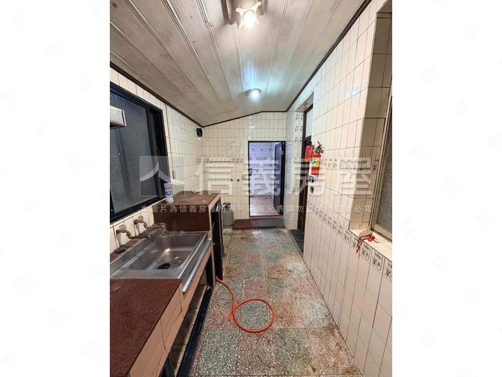 長壽街公寓二樓房屋室內格局與周邊環境